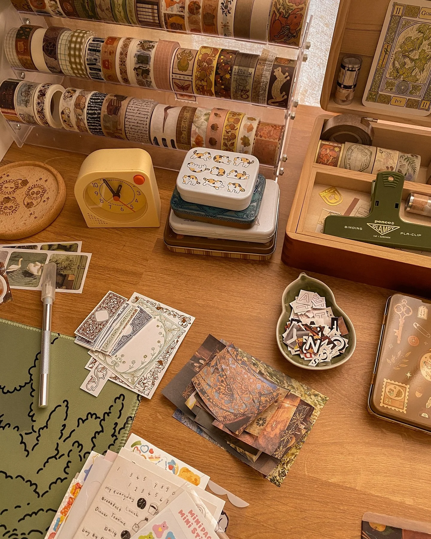 and this is the clean side of my desk🥲 i&rsquo;ve been very into printing and finding ephemera lately and it&rsquo;s quite the messy hobby&hellip; but i&rsquo;m really excited to send some out in happy mail :-)

#messydesk #deskspace #ephemera #jour