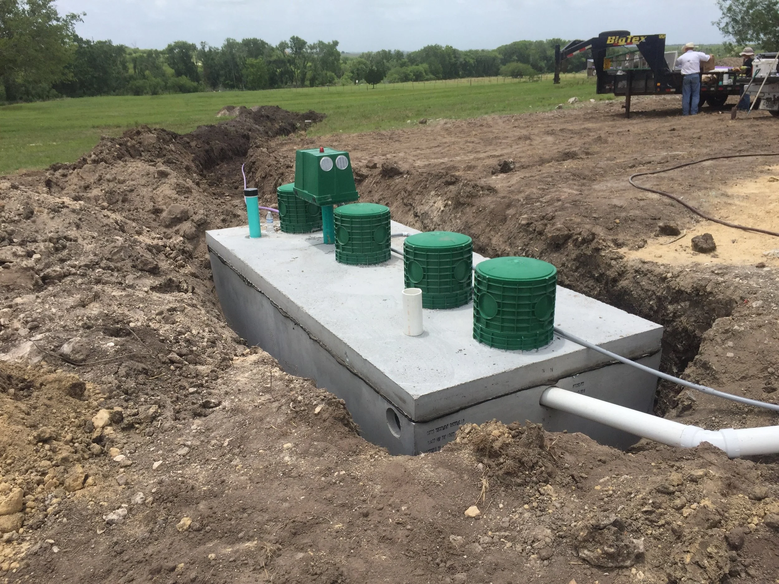 Aerobic vs Lateral Line Septic Systems: A Homeowner’s Guide