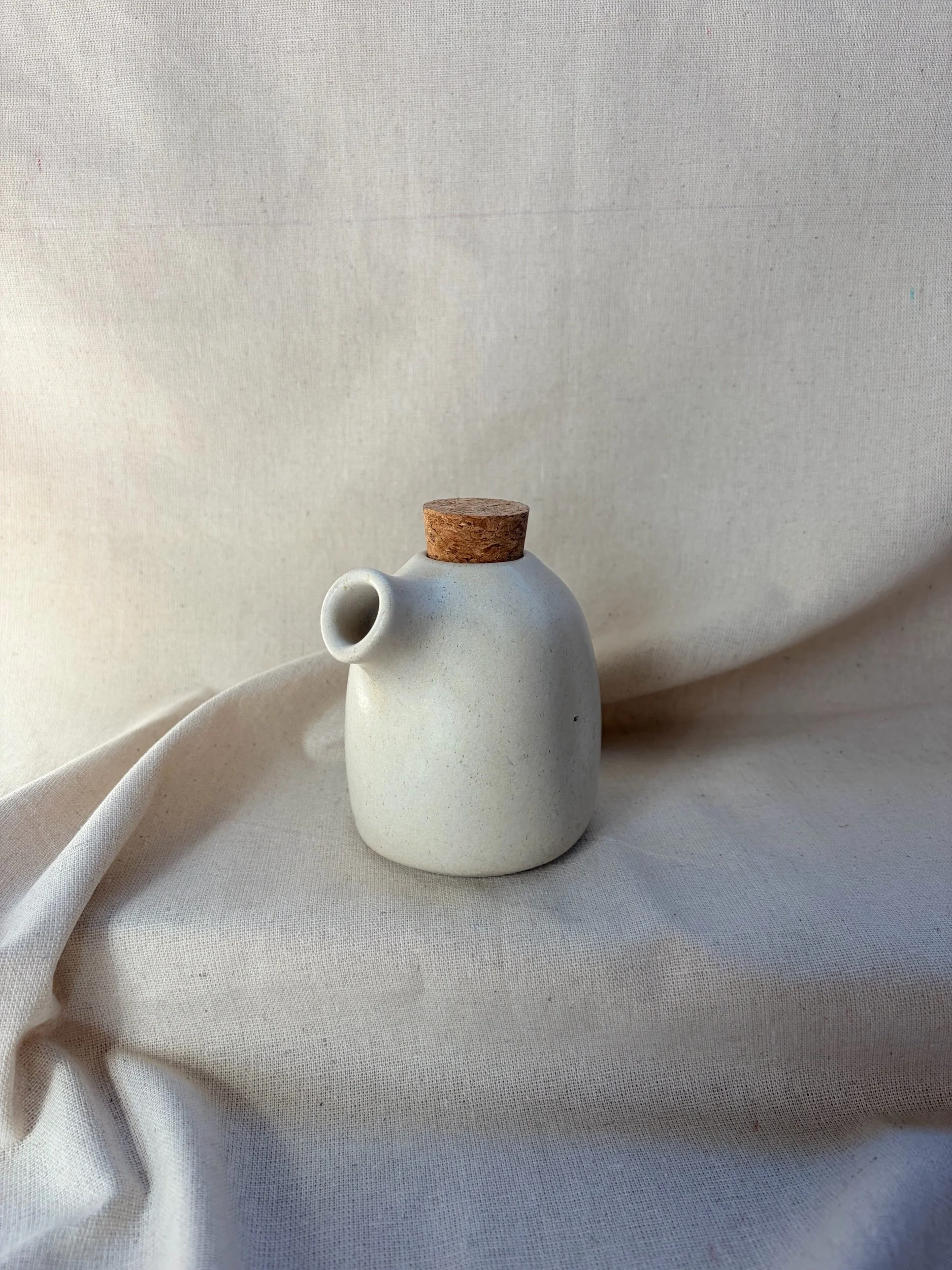 Oat // Sauce Pourer
