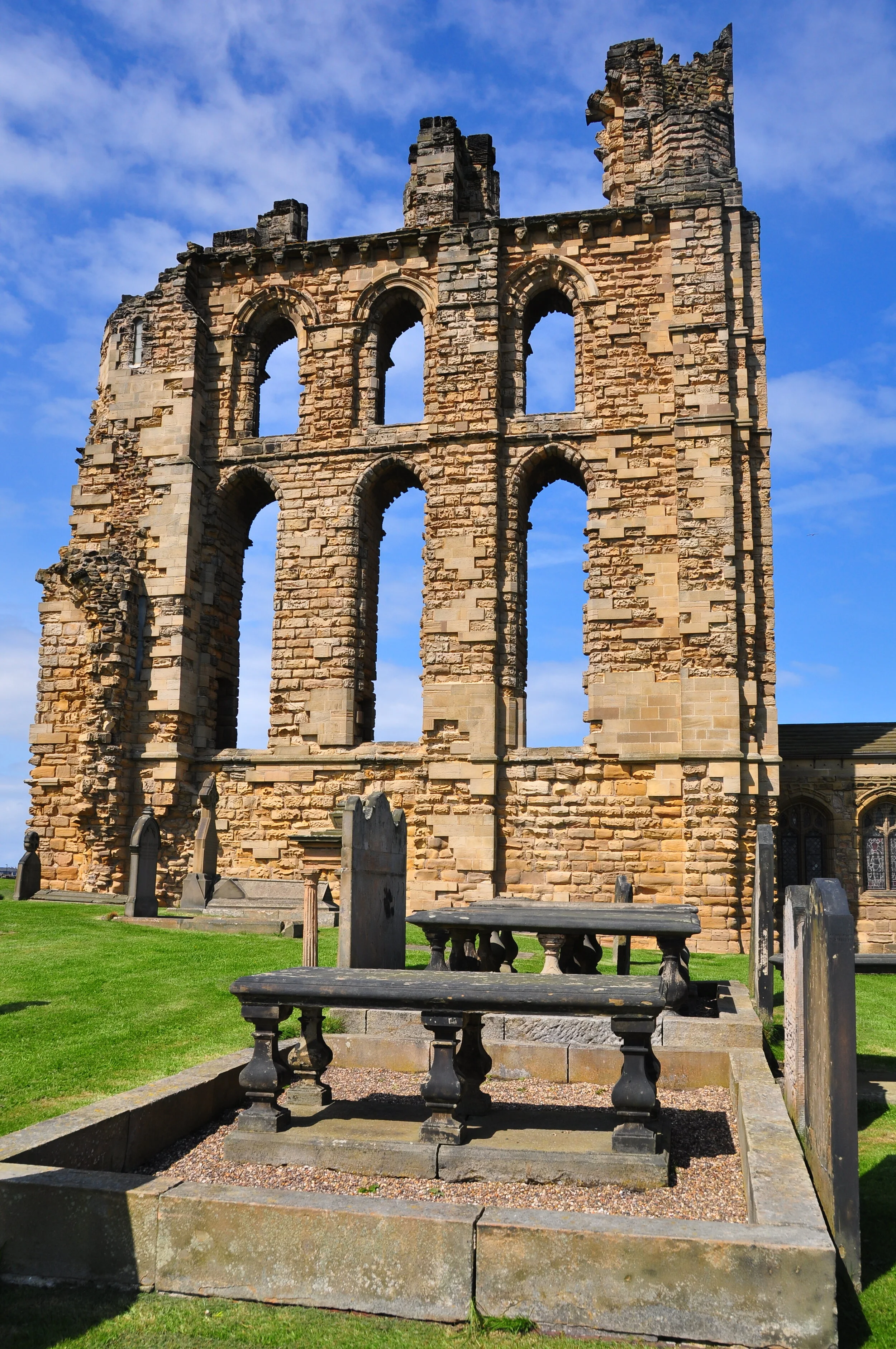 tynemouth-priory-and-castle_7744392610_o.jpg