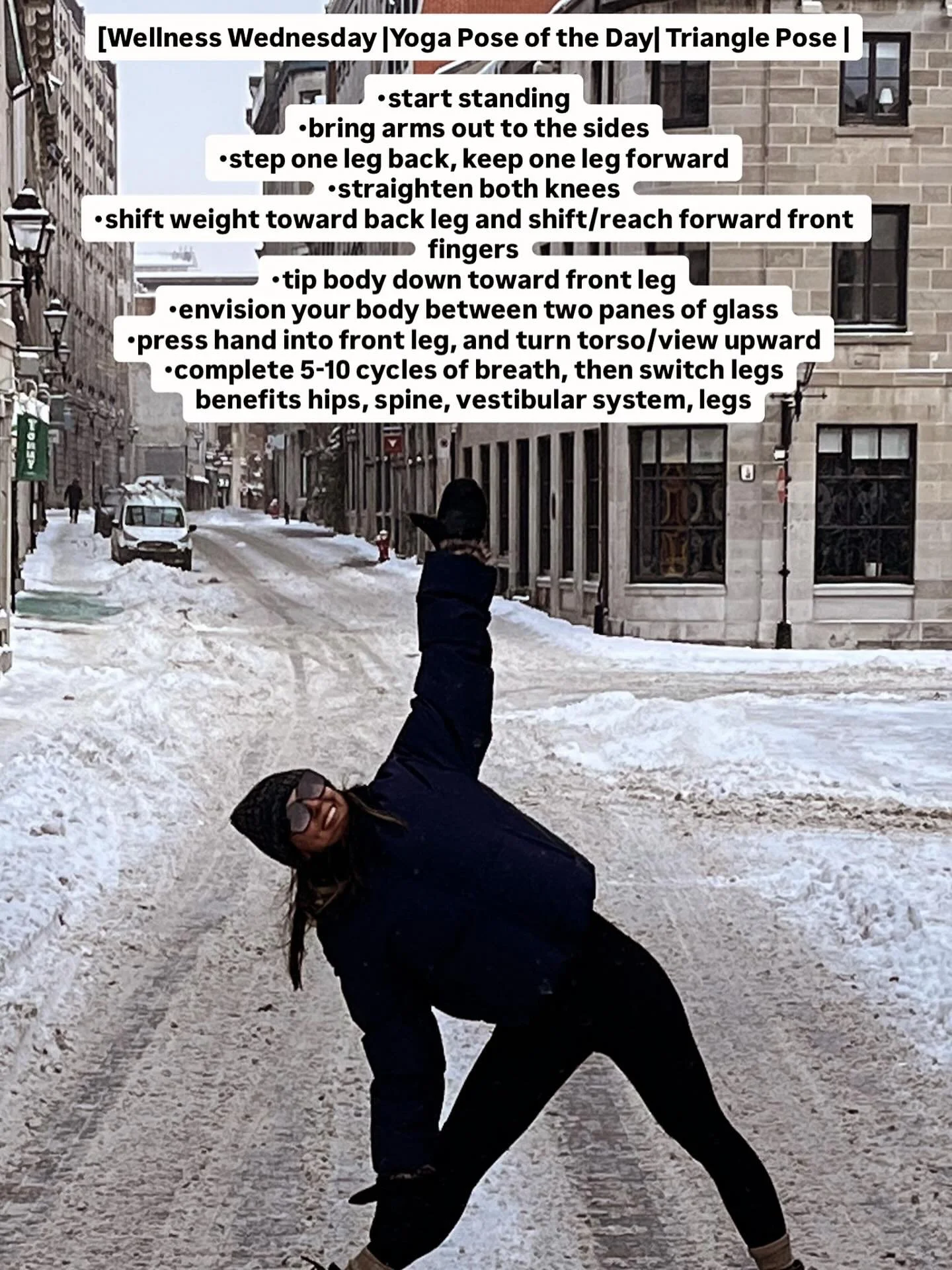 ❤️&zwj;🔥 Trikonasana holds a special place in my heart. It was one of the first postures that reproduced vertigo symptoms with a lowered head and rotated neck. I smile in it because I understand how resilient the human body is. 
&bull;
yoga practice