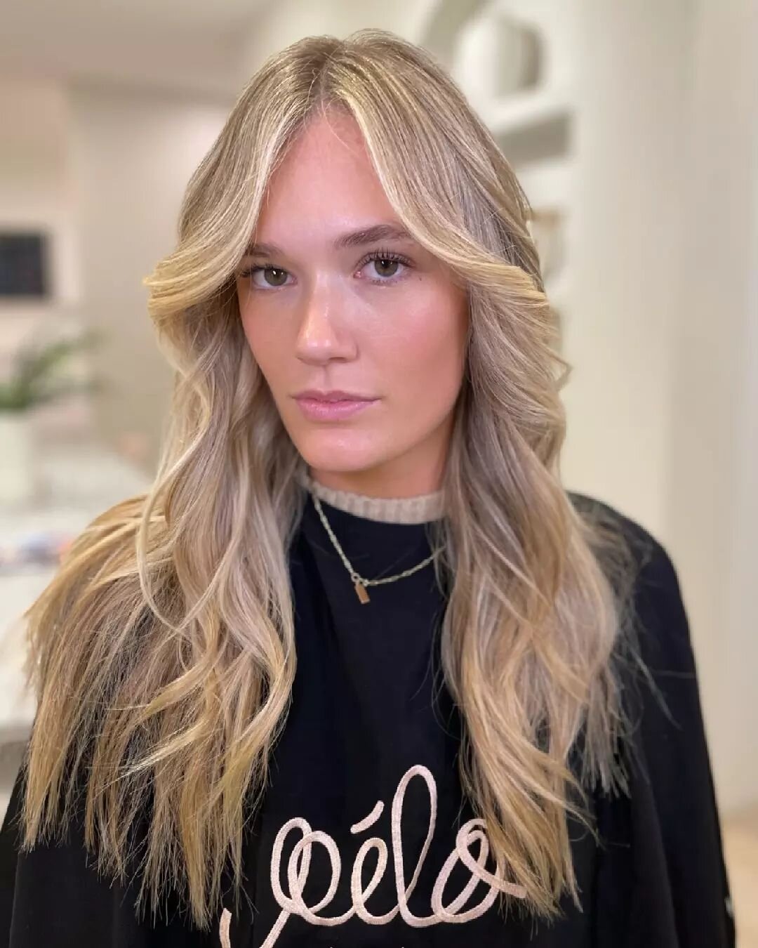 Gorgeous sandy blonde with soft face framing for @ellie_wilkinson 💫 
​Colour by @kirbylagohair&nbsp;#pelobylago #thepeloeffect