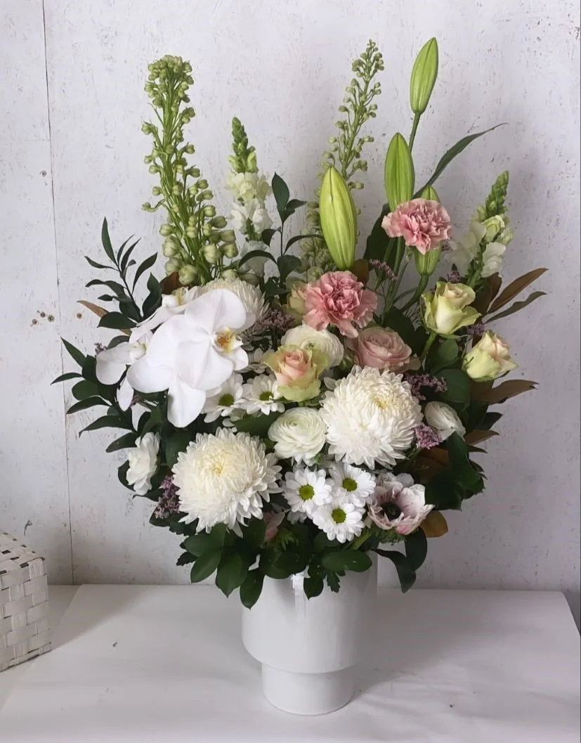 Eight Stems Florist - Luxe Bloom 250.JPG