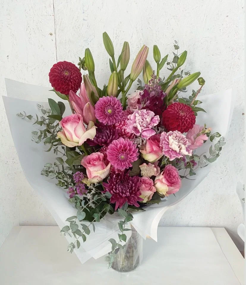 Eight Stems Florist - V Day mixed boquet in vase.JPG