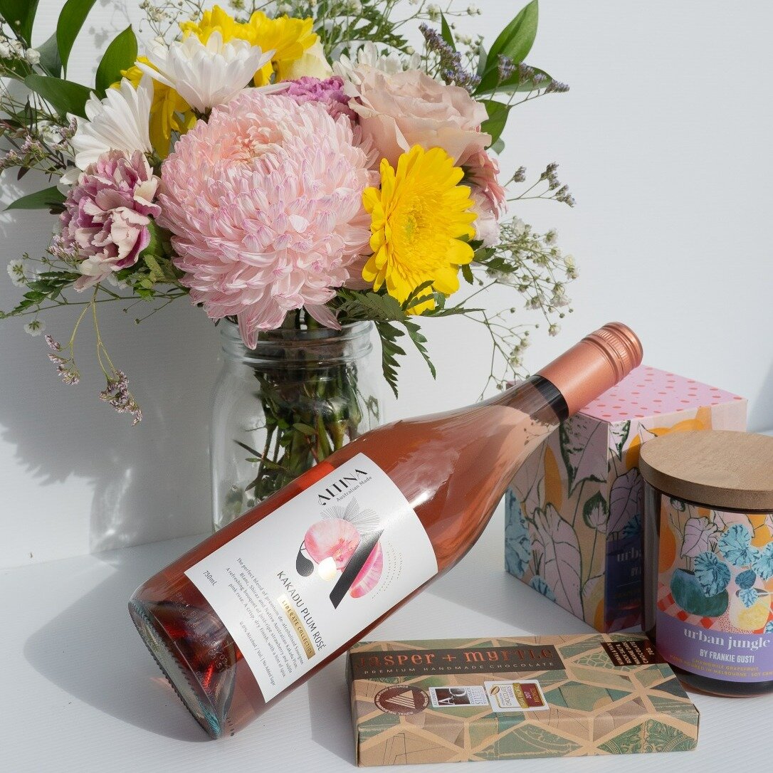 Indulge in the perfect pairing of exquisite blooms and our new addition - Non-Alcoholic Wine! 🌸🎁 
.
.
.
Elevate your gifting experience with our thoughtfully curated gift combos that celebrate both nature's beauty and delightful flavors.

#floralar