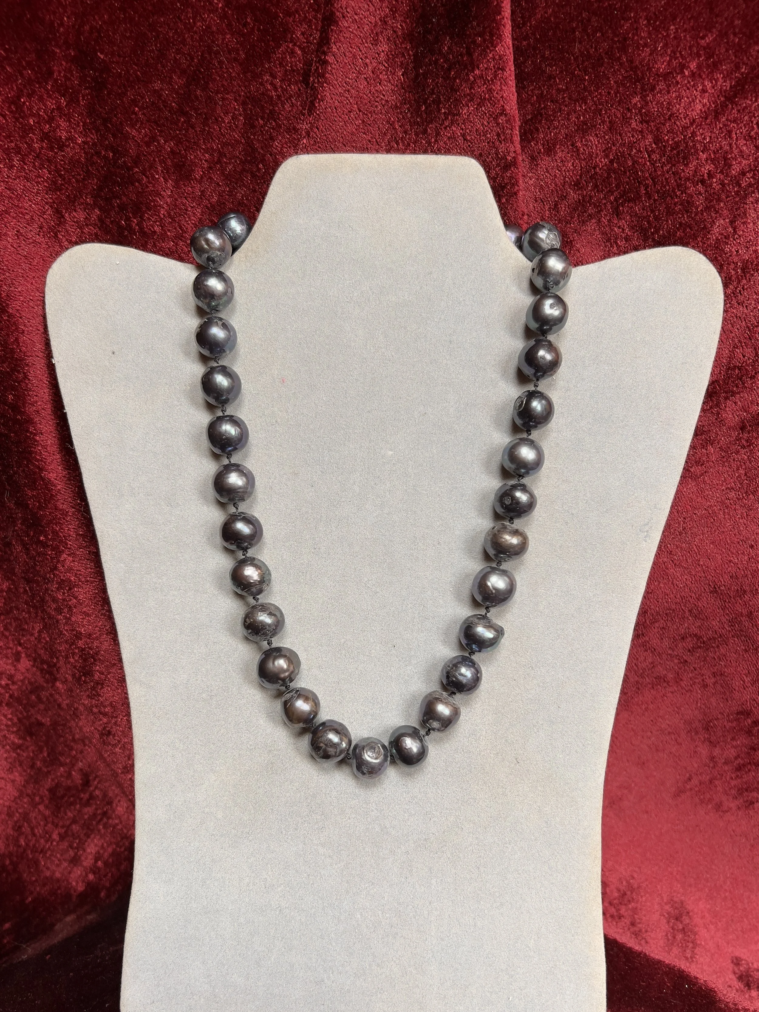 South Sea Black Cultured Pearls Necklace