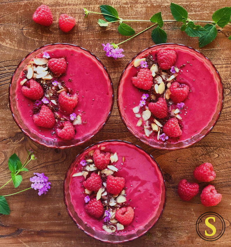 Raspberry Smoothie Bowl