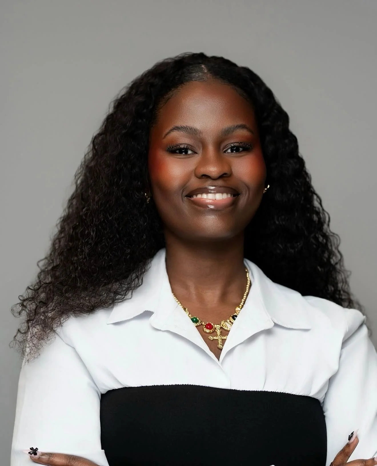 You have grown, let what you wear reflect it 😍 Our soon to be released necklace looks so good on @ephu.aa 😍⬇️

Flourish is coming very soon to you🎉

📸: @luckygrapherr 

-
-
-
#explorepageedit #jewelrywithmeaning #crossnecklace #buyblackowned #dis