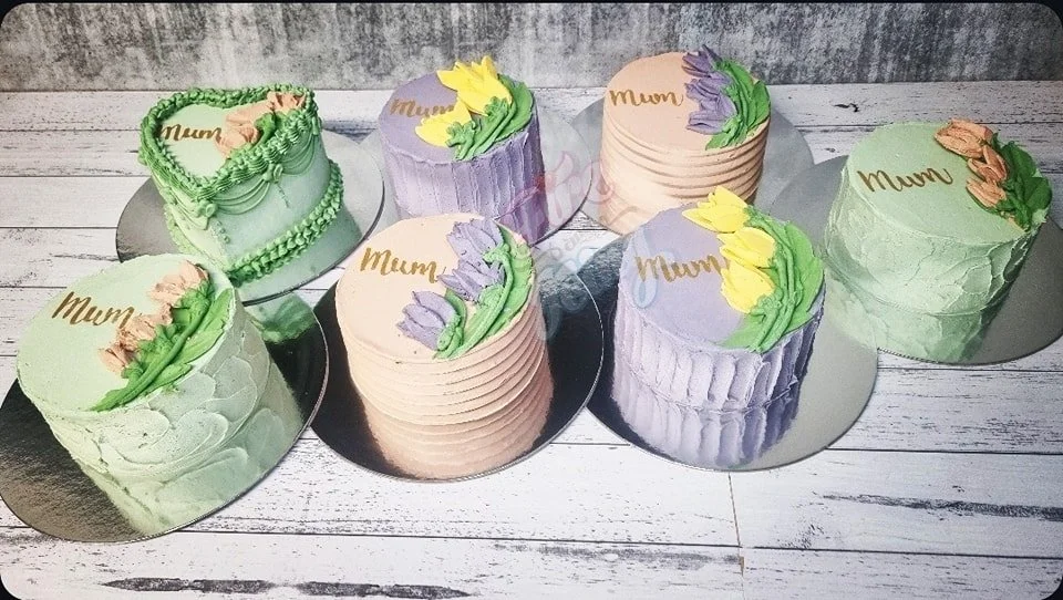 Thank you to all the people who ordered Mothers Day cakes ❤️ 

I have, as usual, done up some spare cakes for anyone who needs a last-minute treat. 

These will be available for collection from 3pm onwards.
Pick up woodville, $40 each 
 Flavors are: 