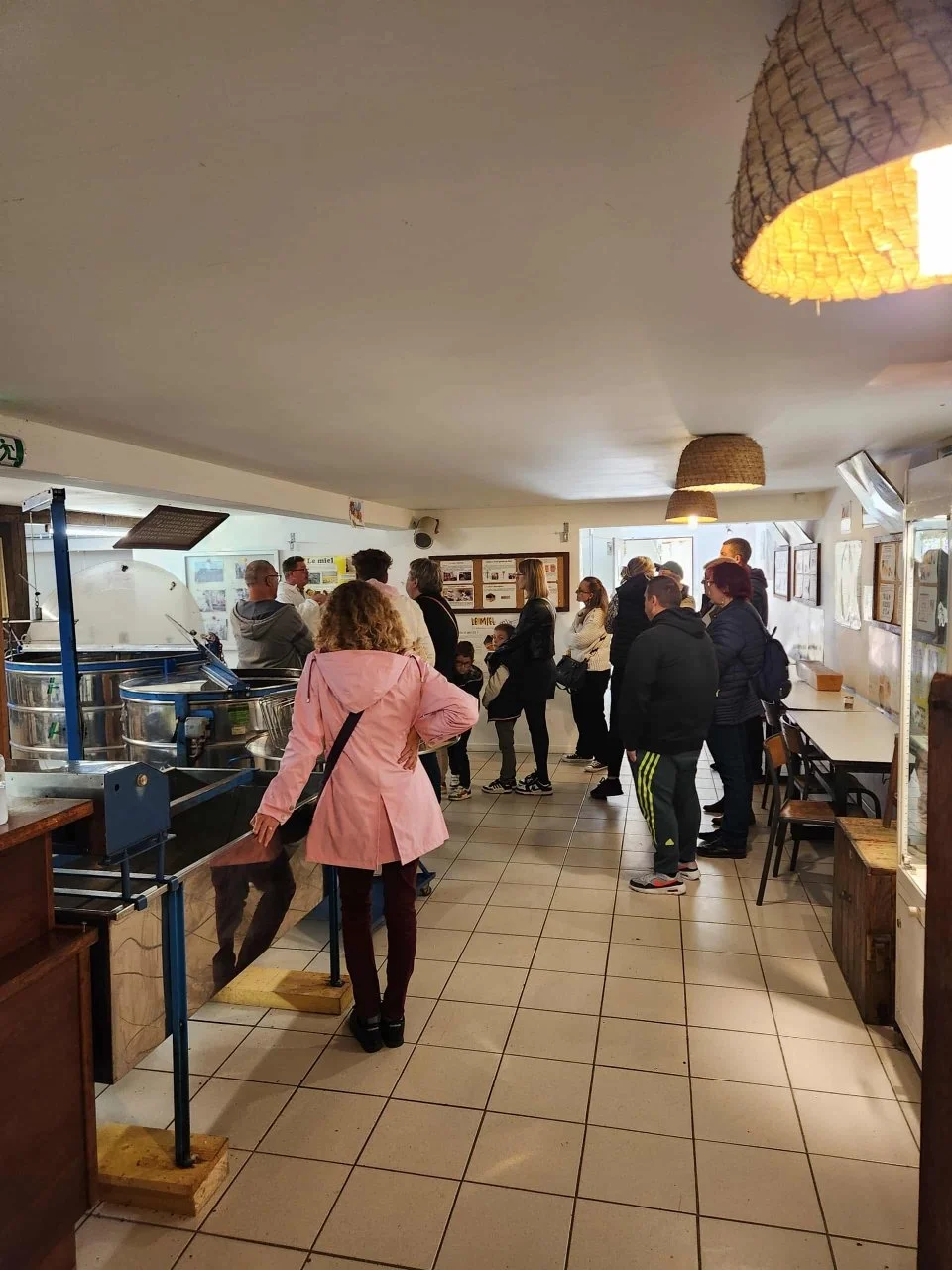 GROUPE EN MIELLERIE.jpg