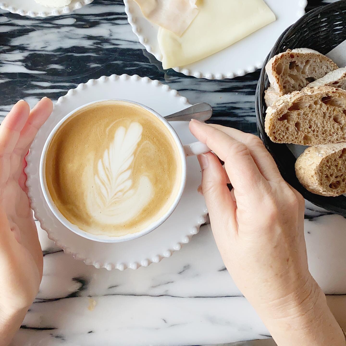 Are you a coffee or tea person?
.
.
.
#coffee #tea #cappuccino #coffeebreak #50andrising #estorildiary #quintadacomporta #coffeeaesthetic #simplelife #cappuccino #coffeelover #meandmycoffee