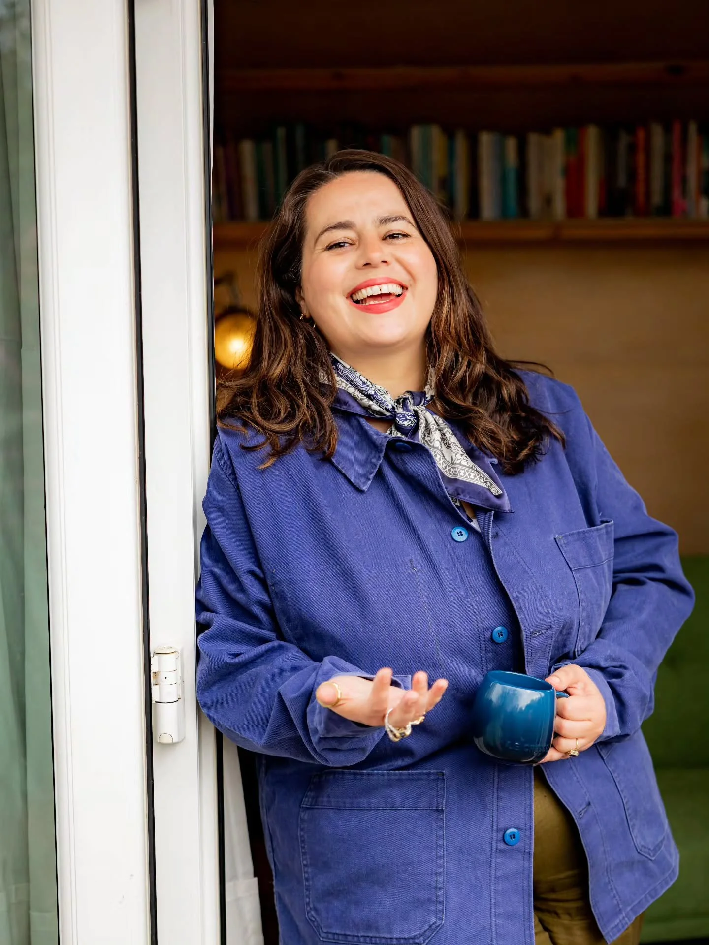 I'm Billie an accredited psychotherapist working online with relational patterns, attachment wounds, grief and intergenerational stories. 
I'm also a writer and mental health speaker bringing depth psychology to the media and to corporate environment