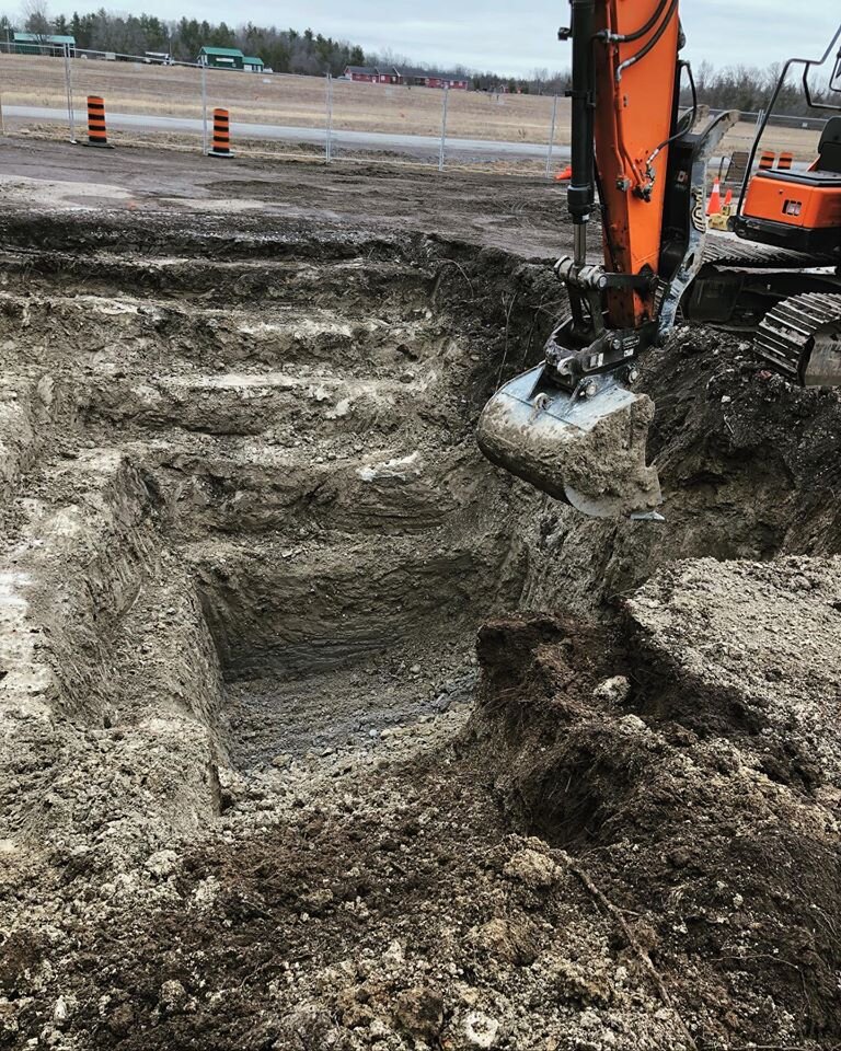 COMMERCIAL CONSTRUCTION.jpg