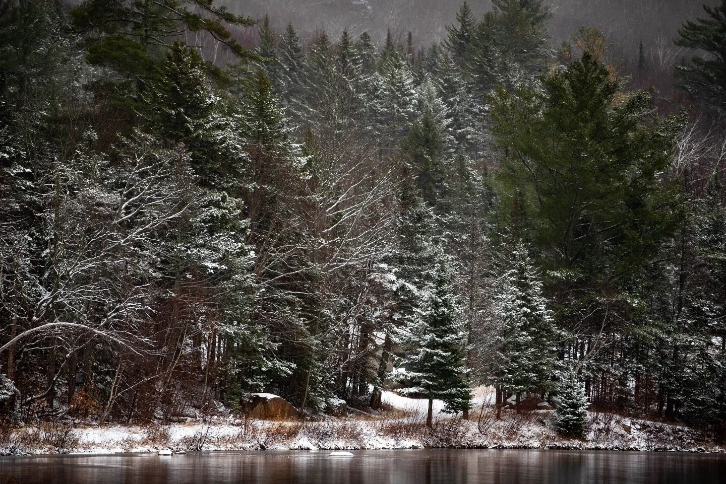 First dusting of the season ❄️ 

#watervillevalley #visitwatervillevalley #firstsnow #whitemountains #visitnh #newhampshiresnow