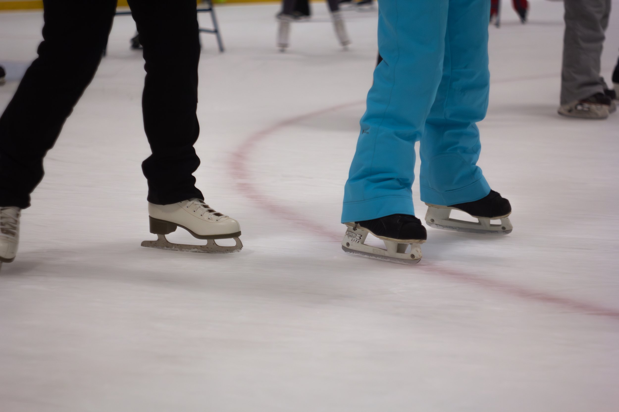 12-28IceSkaters-17.jpg