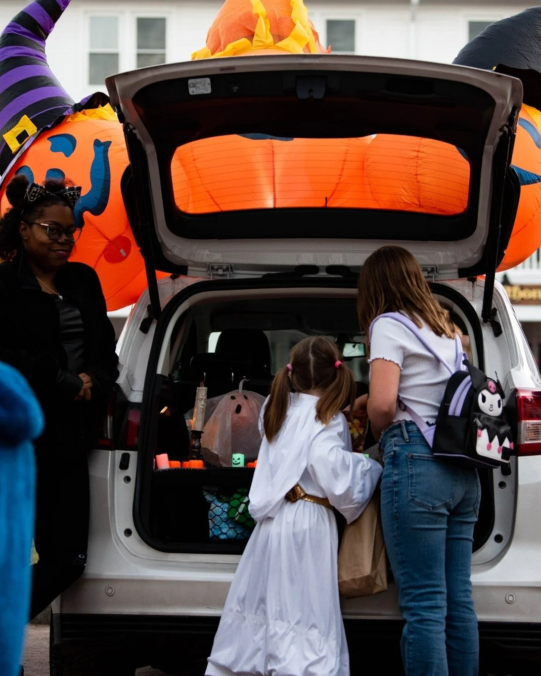 The candy, the costumes, the chaos… we’re ready for it all 🍬 Haunted Halloween Happenings is this Saturday, 10/25!
👻 Costume Contest & Party | 3:45pm @wvrec 
🎃 Trunk or Treat in Town Square | 5pm
✨ Trick or Treat in Waterville Va