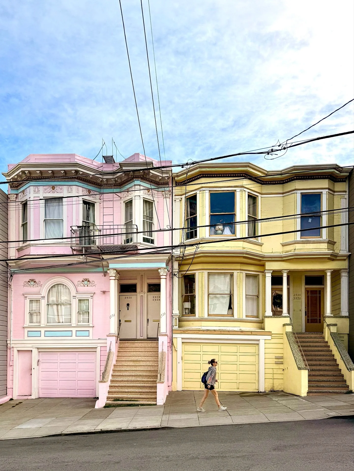 Here and there, SF edition ✨
✨ Sorbet hued in Cow Hollow
✨ Cafe Jacqueline’s simple charm
✨ Sweets @harborviewsf 
✨Farmer market bounty- purple edition
✨More fun with produce 
✨ My parents bookshelf- packed with tomes and things 
✨ Moms Margiel