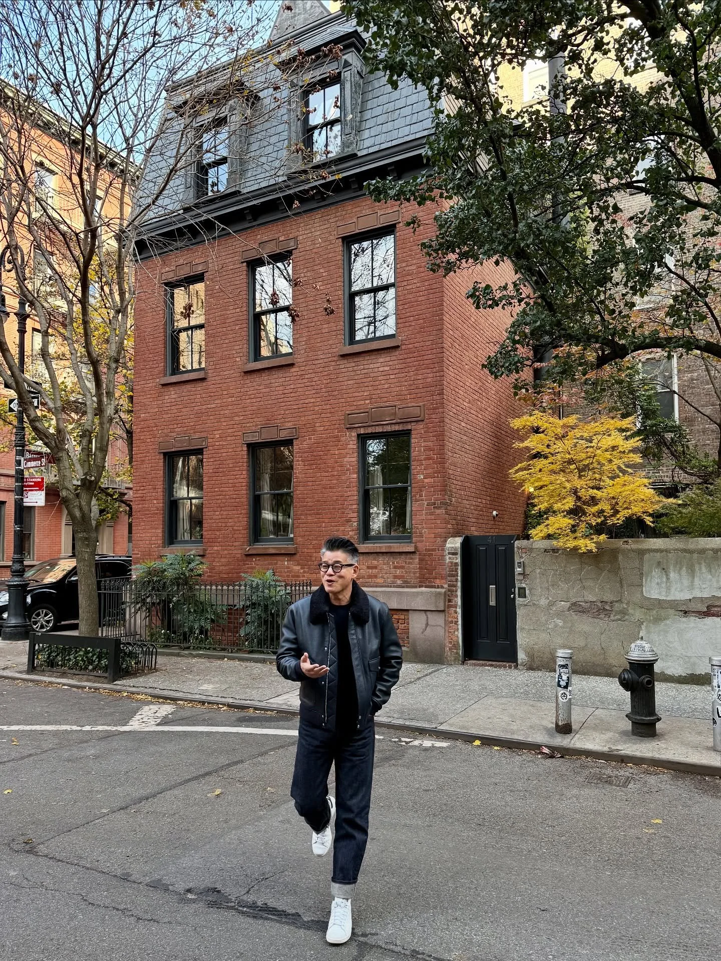 In a New York minute 🤸🏼&zwj;♂️💃🏻✨
.
.
.
#thisweek #petersom #iloveny #photodump #photos #nyc  #fallvibes #fallinnyc #moments #westvillage #outandabout