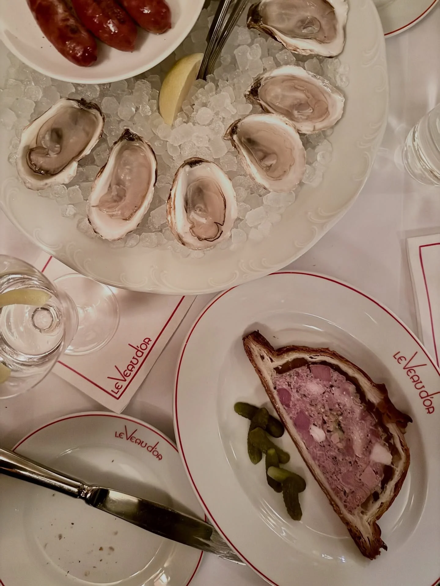 Because it was too hard to narrow it down, Part 2 of my Favorite Meals of 2025:
🍽️ @leveaudor NYC
🍽️ @unclelouny NYC
🍽️ @libertinenyc NYC
🍽️ @hogislandoysterco SF
🍽️ @craneclubrestaurant NYC
🍽️ @thepieroombycurtisstone LA
🍽️ @mountain.restaura