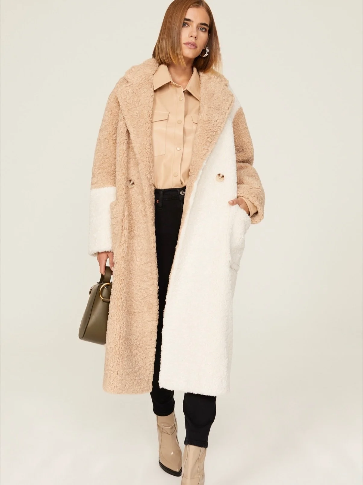 Peter Som x RTR winter coats that do the heavy lifting&mdash;warm, graphic, and designed to feel like a layer you live in. Inspired by texture, color, and a little romance.✨
Now available on RTR.