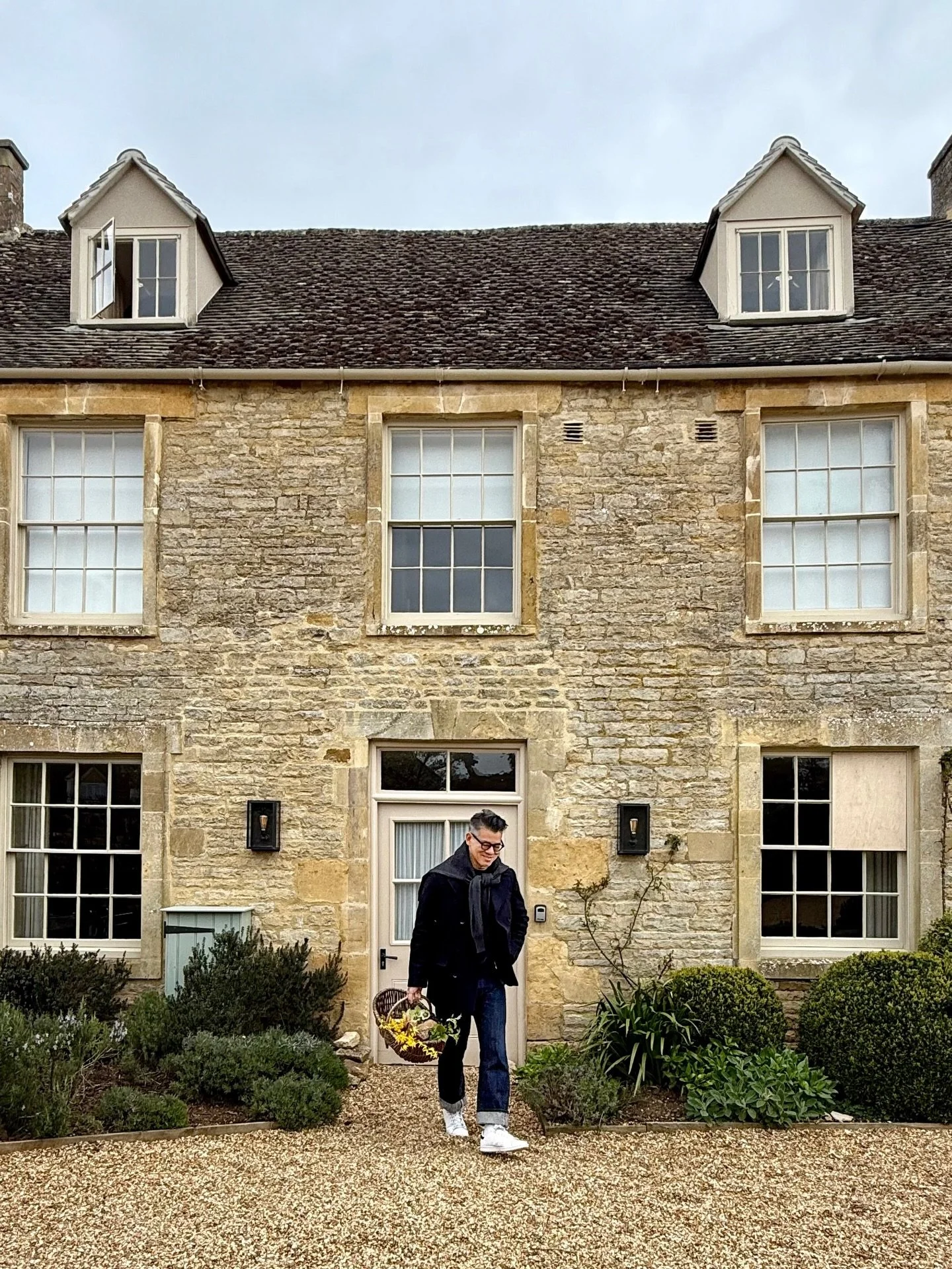 Cotswolds, every time I&rsquo;m back it&rsquo;s a dream&mdash;and even more so with the best company. Honey-stone houses, winding lanes, and that particular kind of quiet that makes everything feel a little more cinematic.

Days spent wandering with 