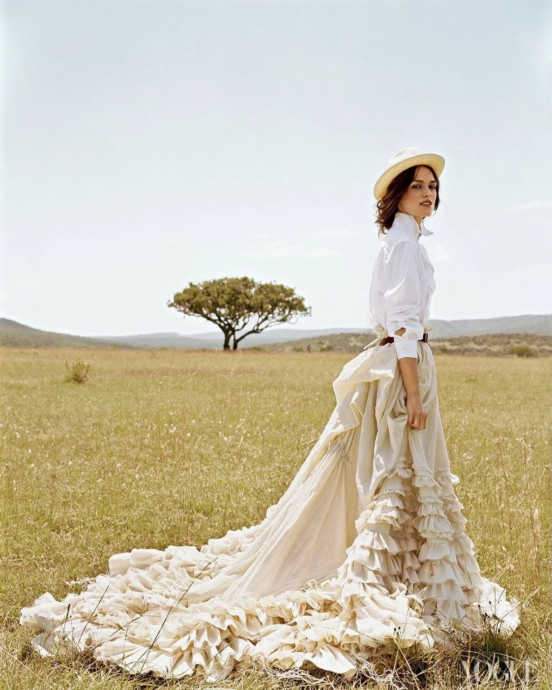Dreaming of faraway places | Keira Knightly in custom Peter Som @voguemagazine 2008 📸 @arthurelgort Styled by @therealgracecoddington 

Grace wanted a big fabulous skirt for this shoot. So we delivered. This muslin skirt was probably 30 yards of fab