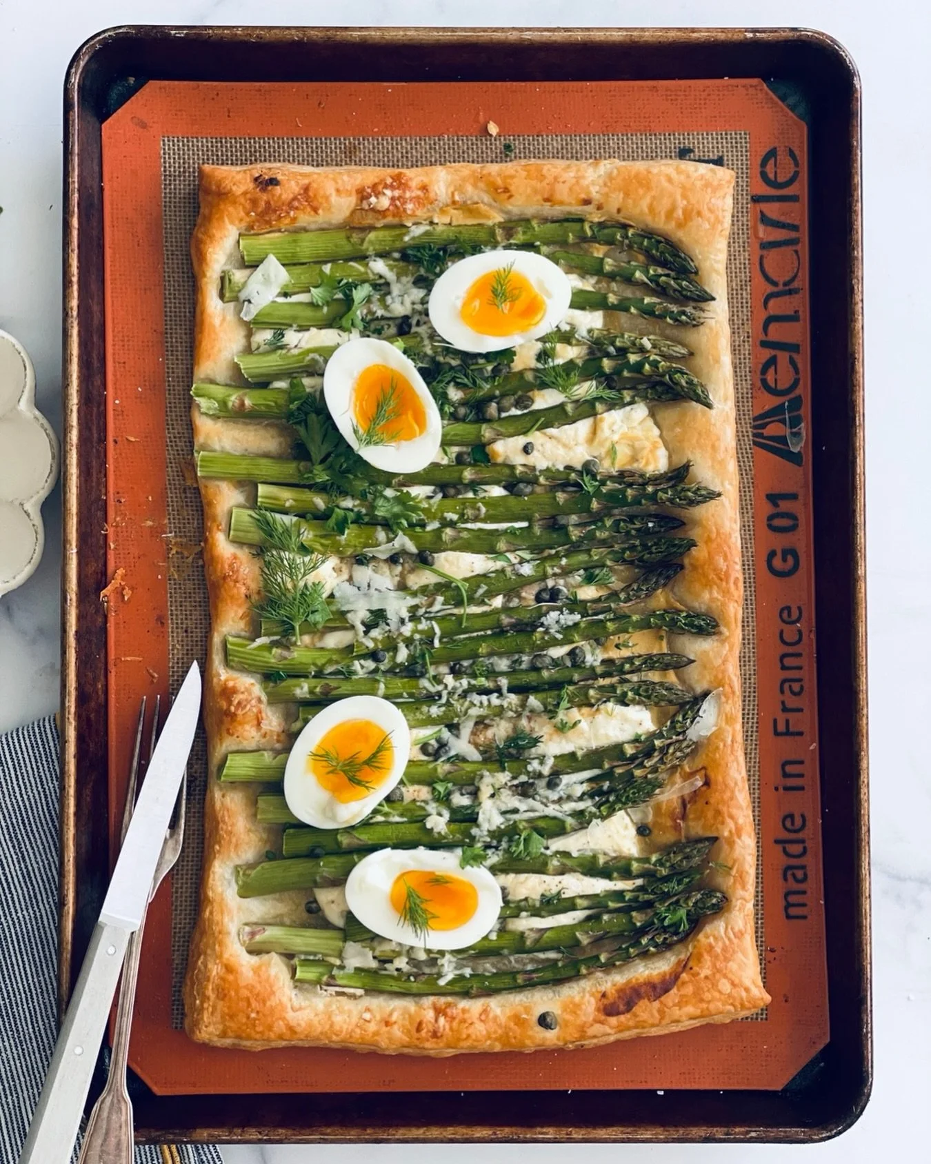 Spring things | Asparagus Tart with Jammy Eggs ✨ 

When asparagus hits the farm stands, I know that Spring is around the corner. They are best when treated simply, with a few ingredients to boost their flavor. I&rsquo;ve taken some of the flavors of 