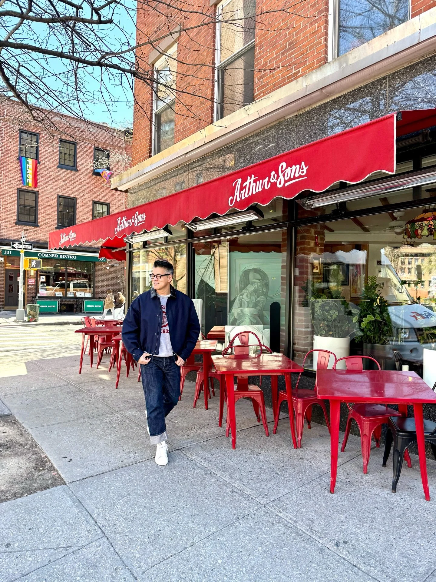 A few moments from this week-
Things I ate, things I saw, and everything in between, including flowers I did for @restaurantlebnyc ✨
.
.
.
#petersom #newyorkcity #nyc #thisweek #westvillagenyc