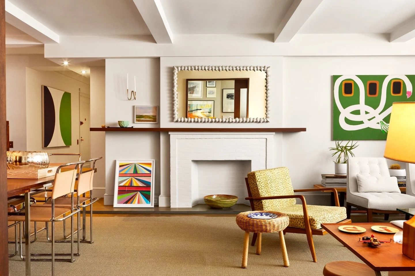 A room for living ✨ As seen in @goodhousekeeping 
@moniquevaleris 
📸 @mikegarten 
Prop stylist @lisengelhart
.
.
.
#petersom #goodhousekeeping #apartment #interiordesign #westvillagenyc