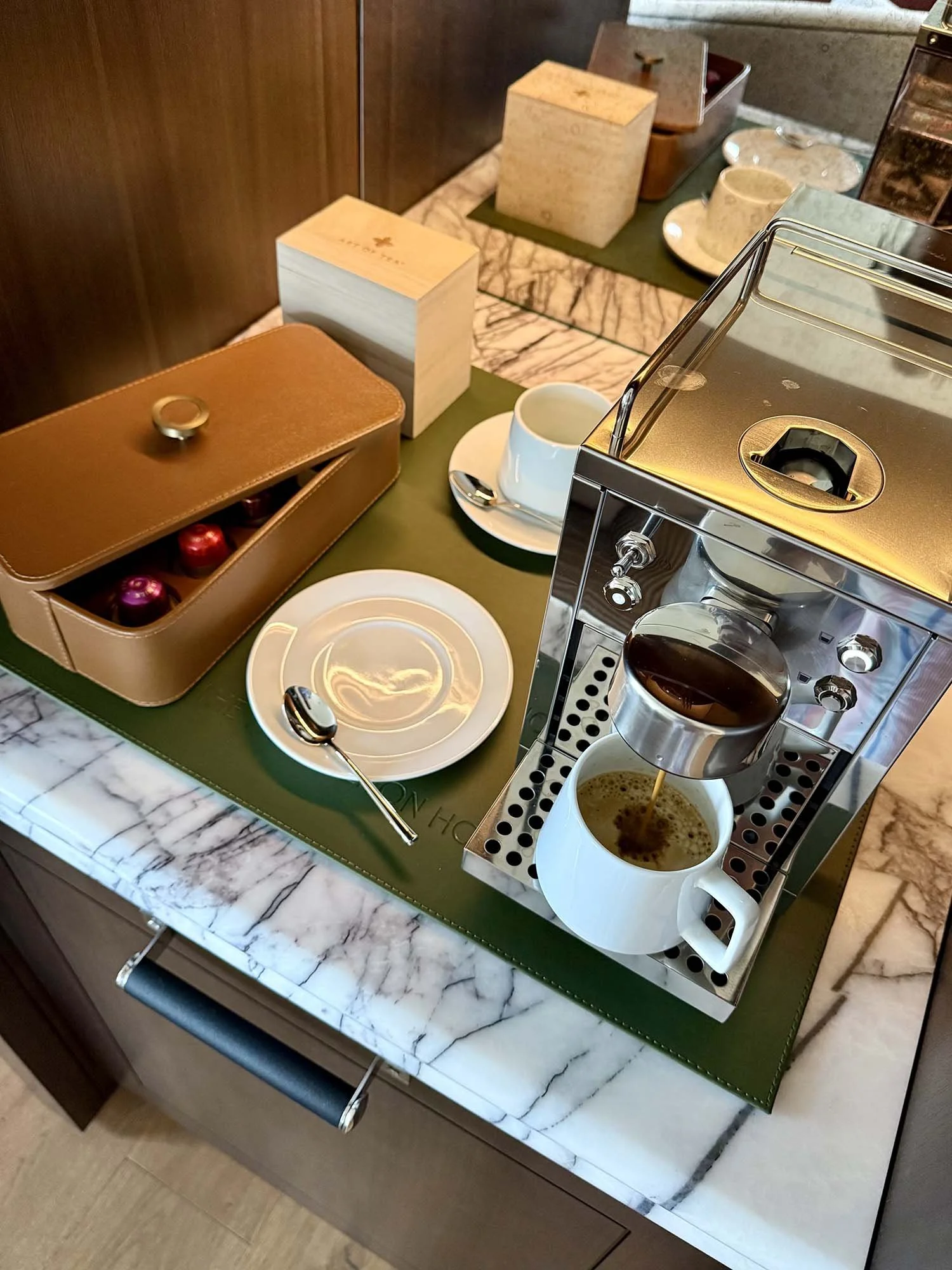 2-Food-Huntington-Hotel.jpg