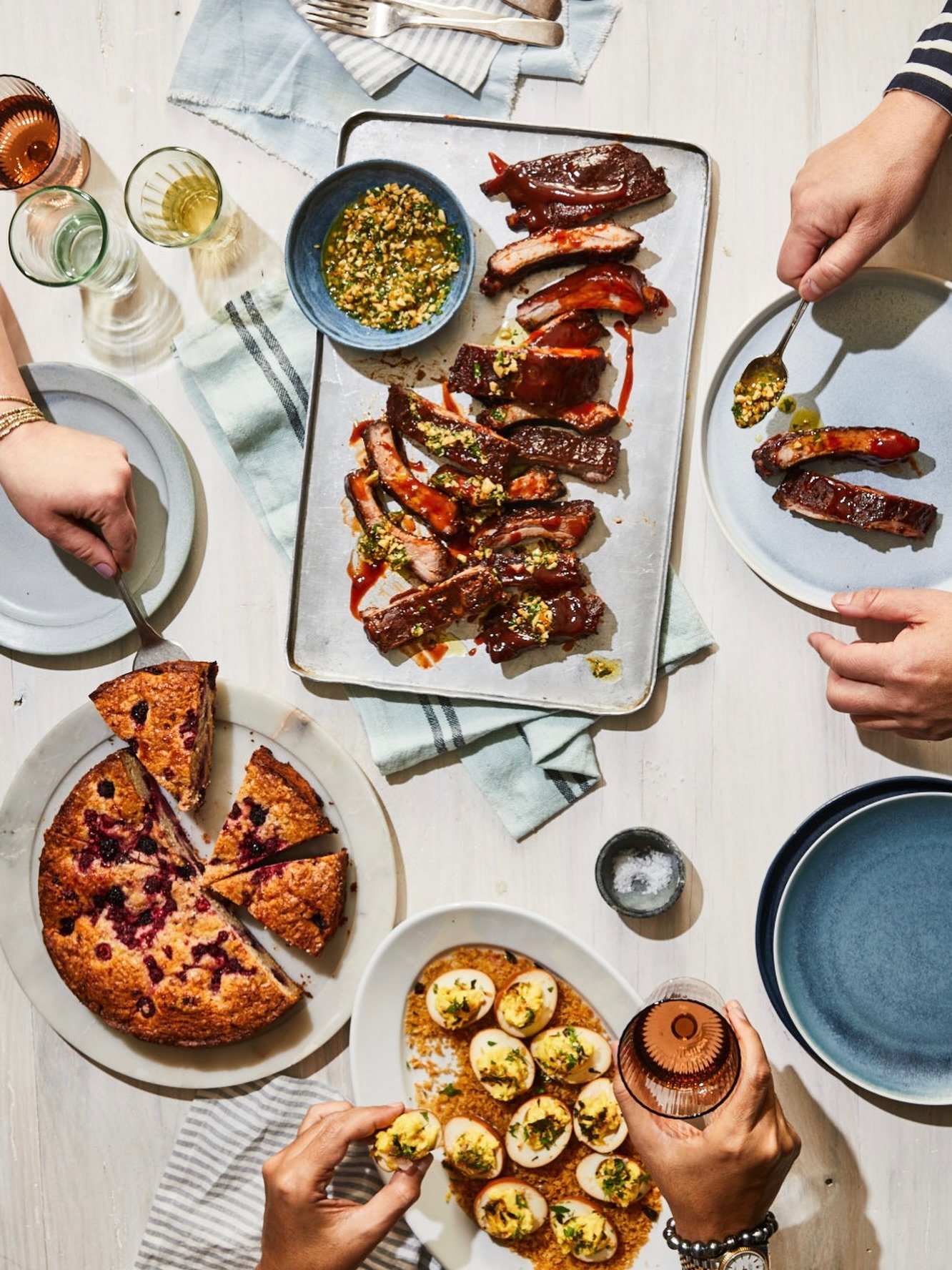 Happy Memorial Day 🇺🇸✨

One of my favorite photos from FAMILY STYLE- my ideal summer spread with Deviled Tea Eggs, Sweet and Sour Sticky Ribs and Summer Berry Cake.

📸 @linda.xiao 
Food Styling @heysueli 
Prop Styling @sarah.smart.stylist 
.
.
.
#