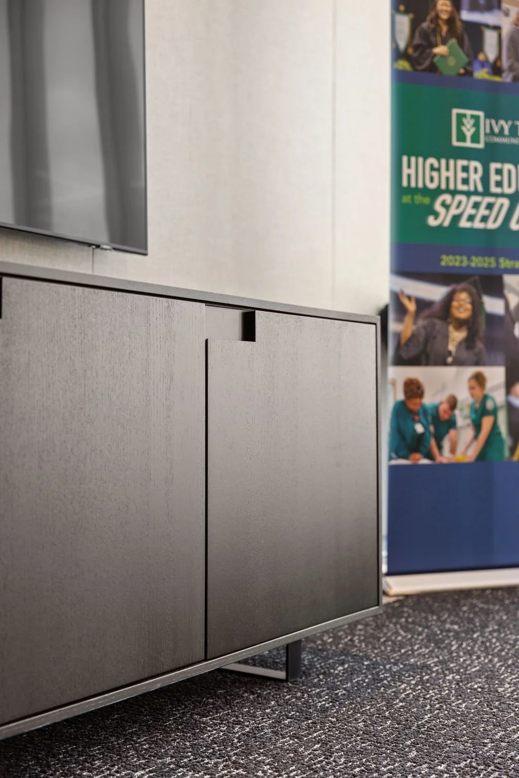 13-web-or-mls-4475 Central Ave-13.jpg