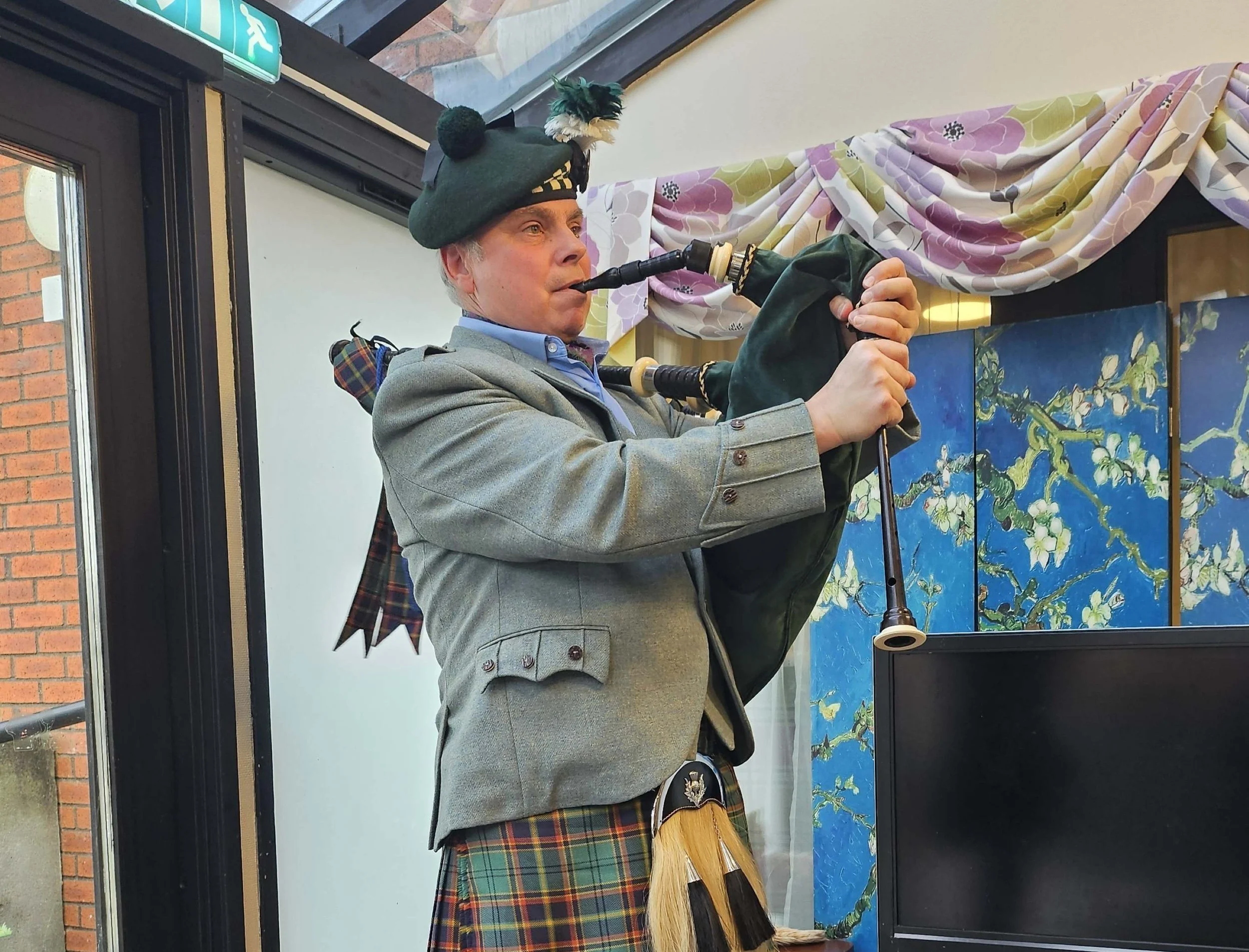 ‘The northern lights of old Aberdeen’ hits Ron's sweet spot