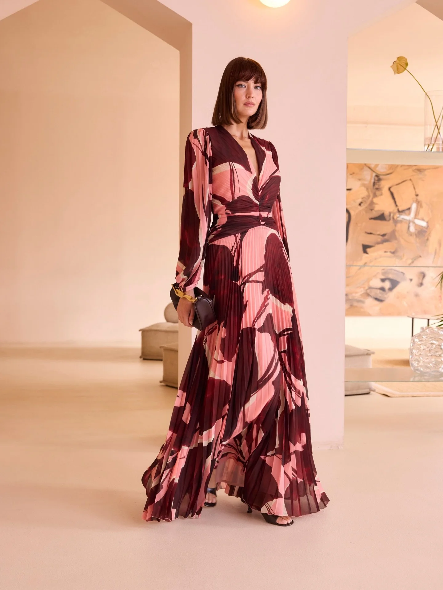 Los plisado siguen siendo una super tendencia🤎✨ 

#hederanovias #vestidoplisado #vestidodemadrina #madrina #vestido #fiesta #plisado #carlaruiz