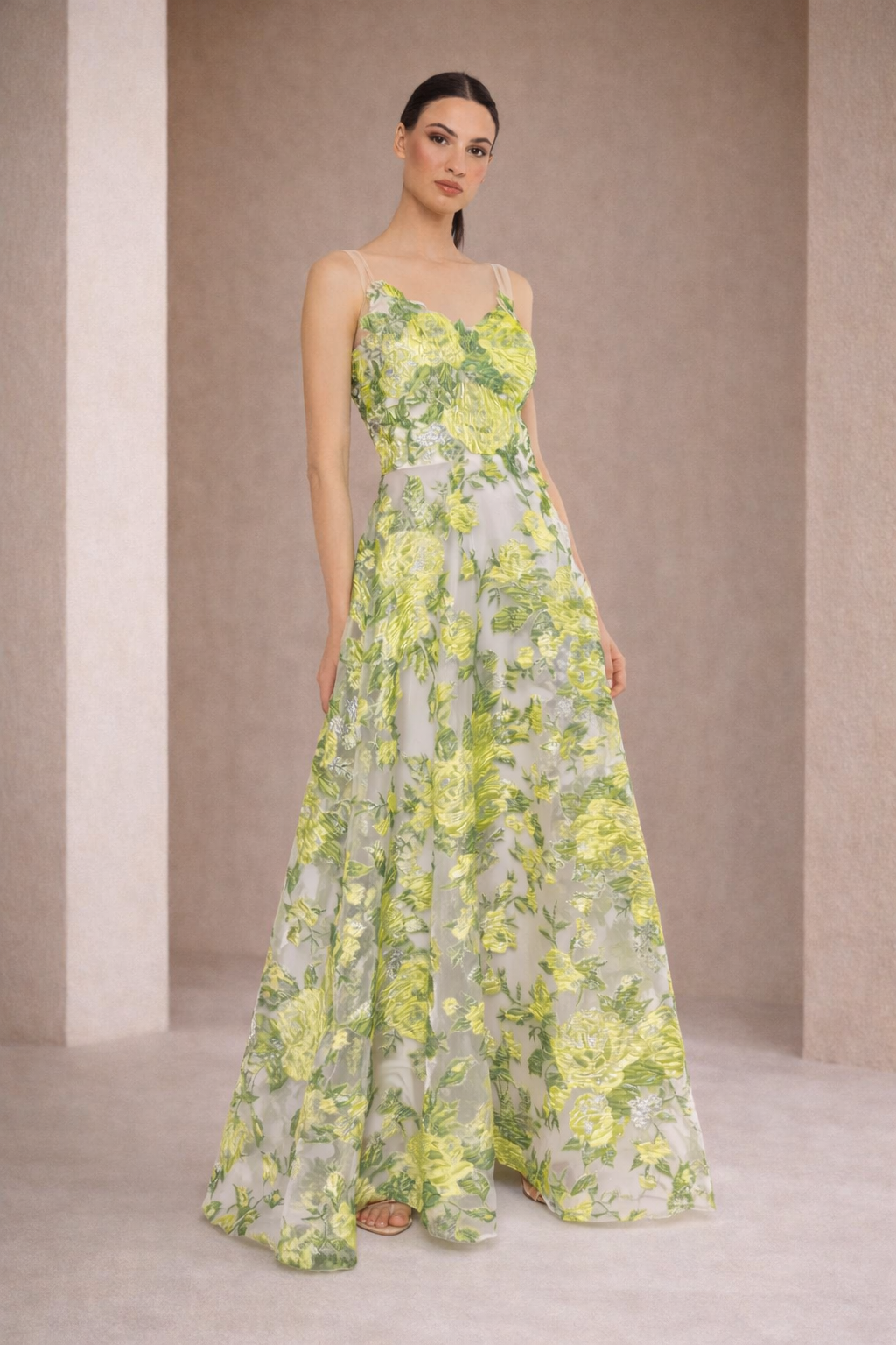 Vestido brocado tull escote Carla Ruiz