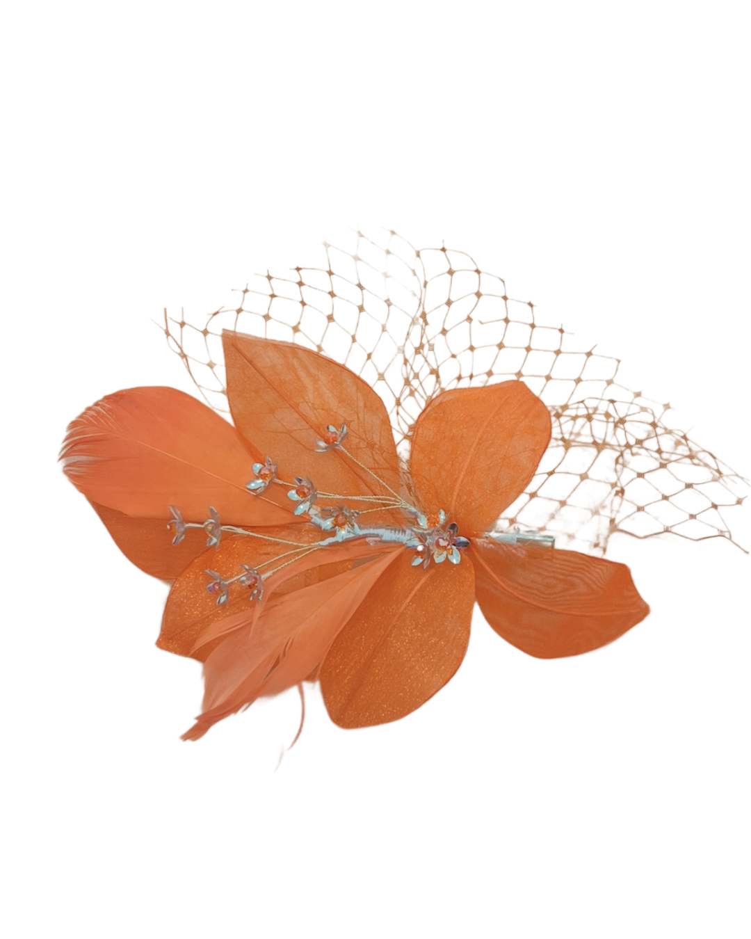 Tocado naranja con plumas