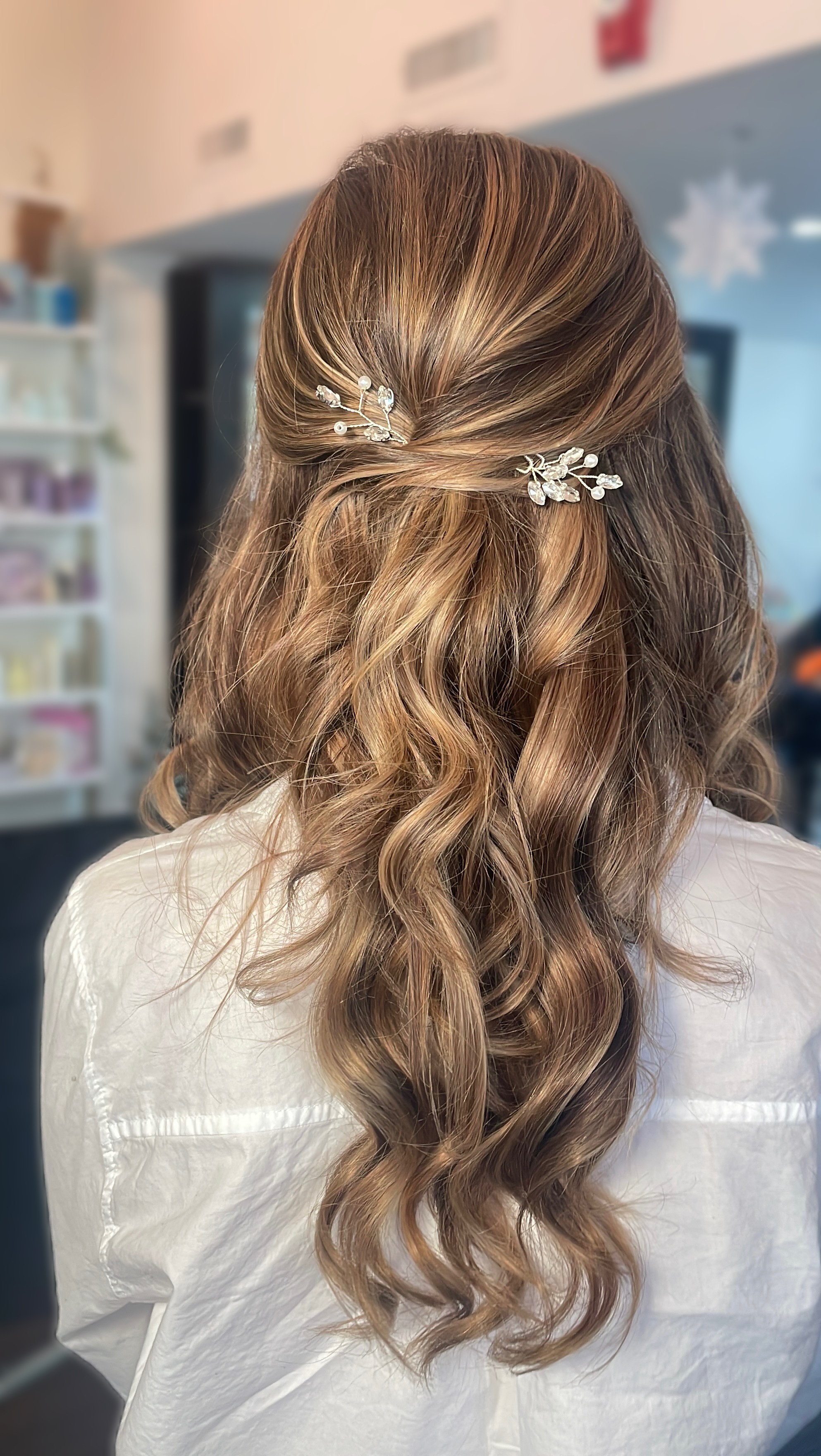 Teal Studio Bridal Hair – Half-Up Style with Loose Curls
