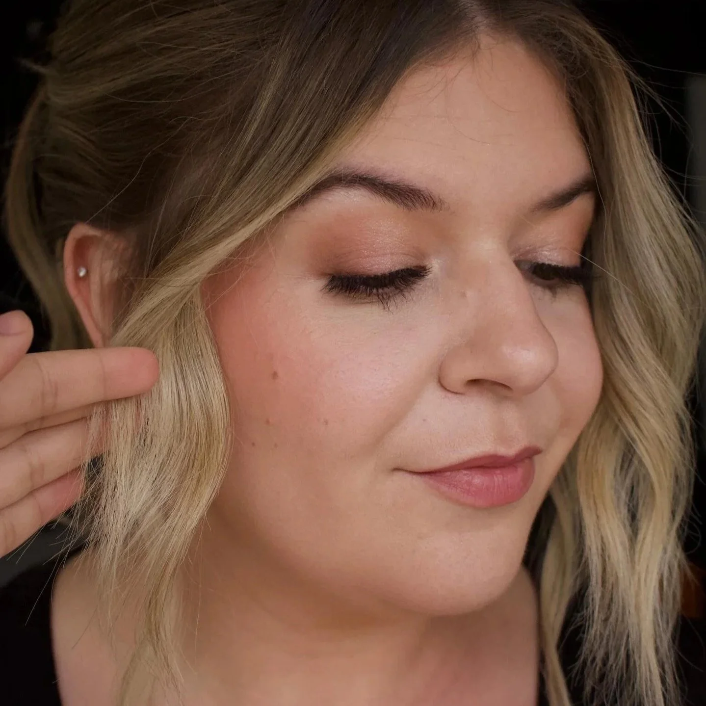 12 Proven Tips on How to Make Makeup Last All Day in Summer Heat