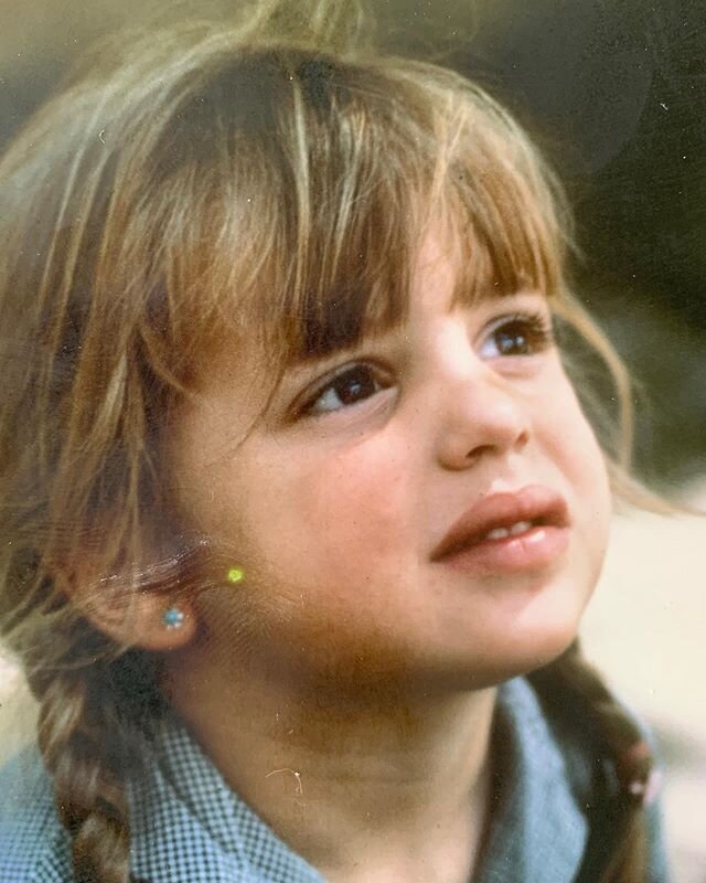 this is my favorite picture my mama, our birthday girl ✨ I have no idea what she was looking at here, but to me the look in her eye is that of pure love and fearlessness; two of the qualities that I admire most in her today. feliz cumplea&ntilde;os m