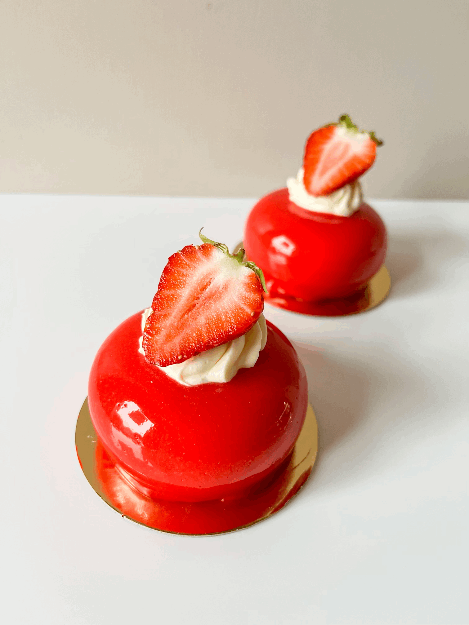 Tarragon and strawberry  cheesecake