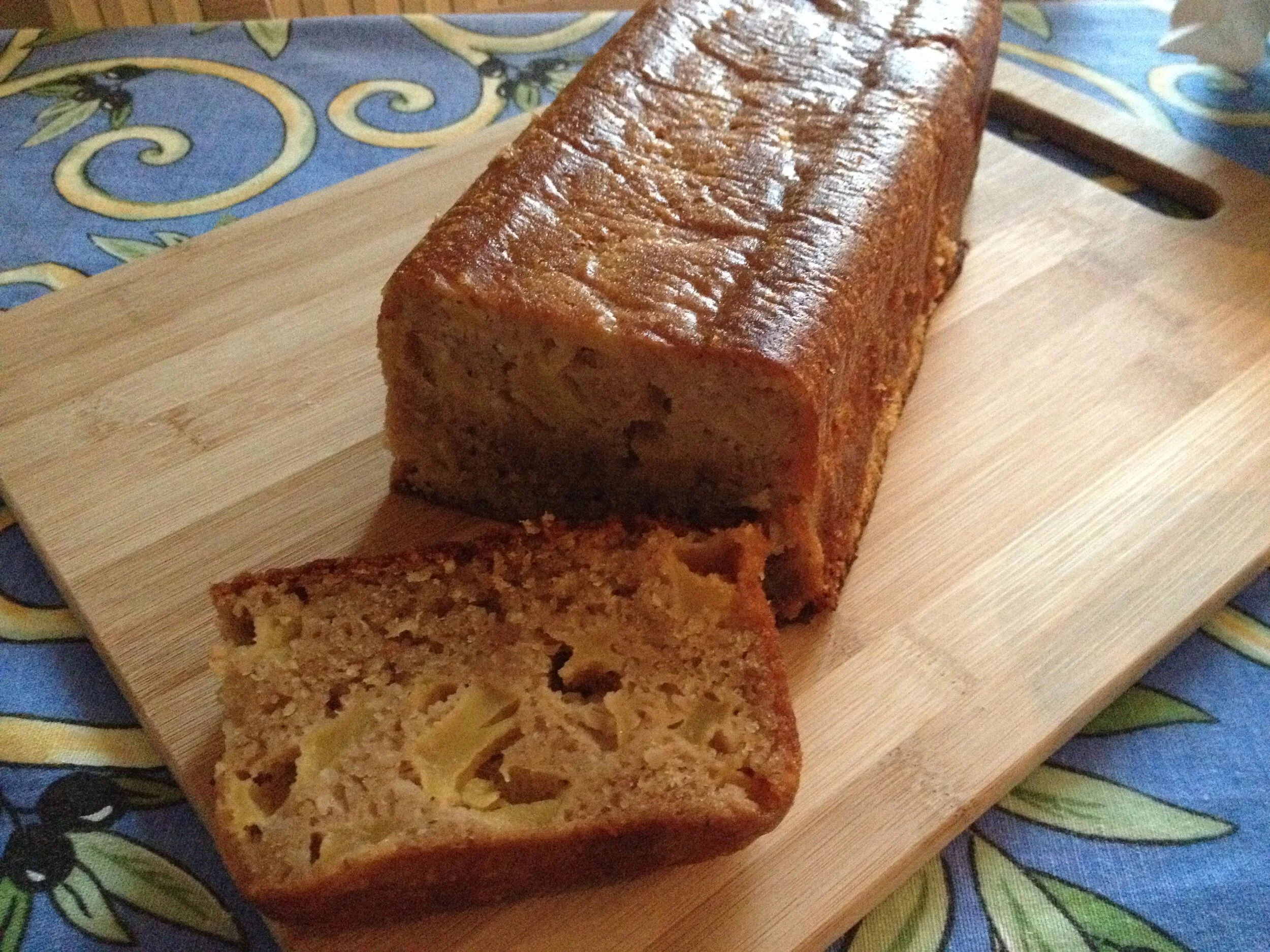 Apple Cinnamon French Yogurt Cake