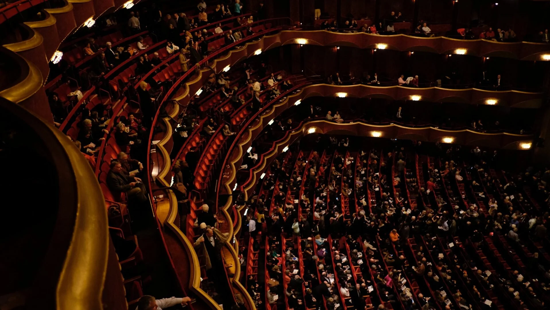 generica-teatro-1916x1080.jpg