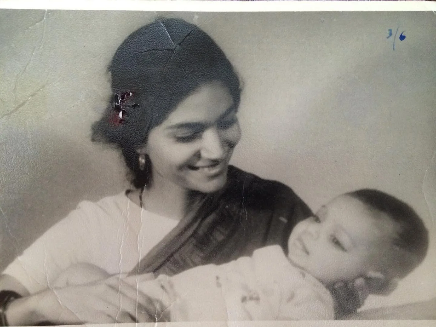 HAPPY BIRTHDAY 🎁 
My beautiful mother💚
Talk about a trailblazer, first female in her family to finish college, moved to this country without speaking English, learned and taught us! Also, raising us in such a different world from hers.
So much happ