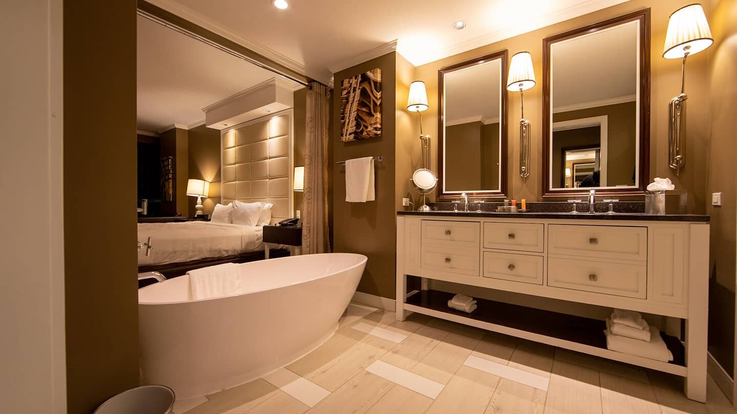 LUXURIOUS BATHROOMS!!!
.
Here in Lake Charles Louisiana we have one of my favorite casinos, the Golden Nugget!  Something about a room with a huge garden tub like this screams peaceful and elegant. Makes you want to call up room service, order a bott