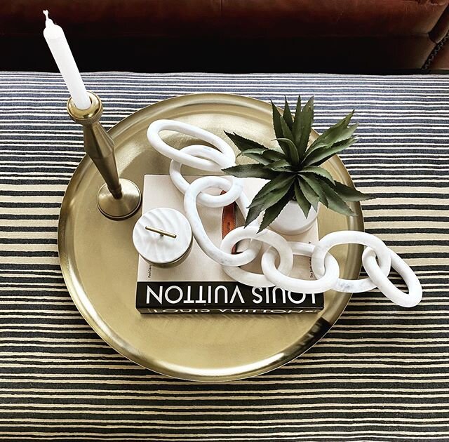 It&rsquo;s all about those little details 🌿
Design by // @stephaniebramsondesign
.
.
.
#styling #stylingmynest #details #decorinspo #stephaniebramsoninteriordesign #losangelesinteriordesigner #homerenovation #decor #housetour #modernhome #interior12