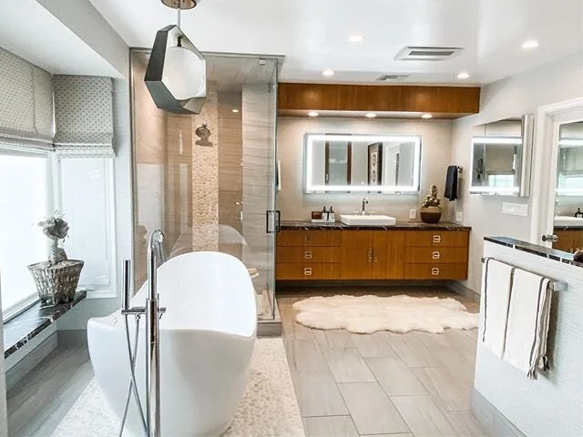 Another BEFORE &amp; AFTER. You&rsquo;re welcome!
Swipe to see BEFORE
Design by // @stephaniebramsondesign
.
.
.
#beforeandafter #stephaniebramsoninteriordesign #losangelesinteriordesigner #homerenovation #decor #housetour #modernhome #interior123 #m