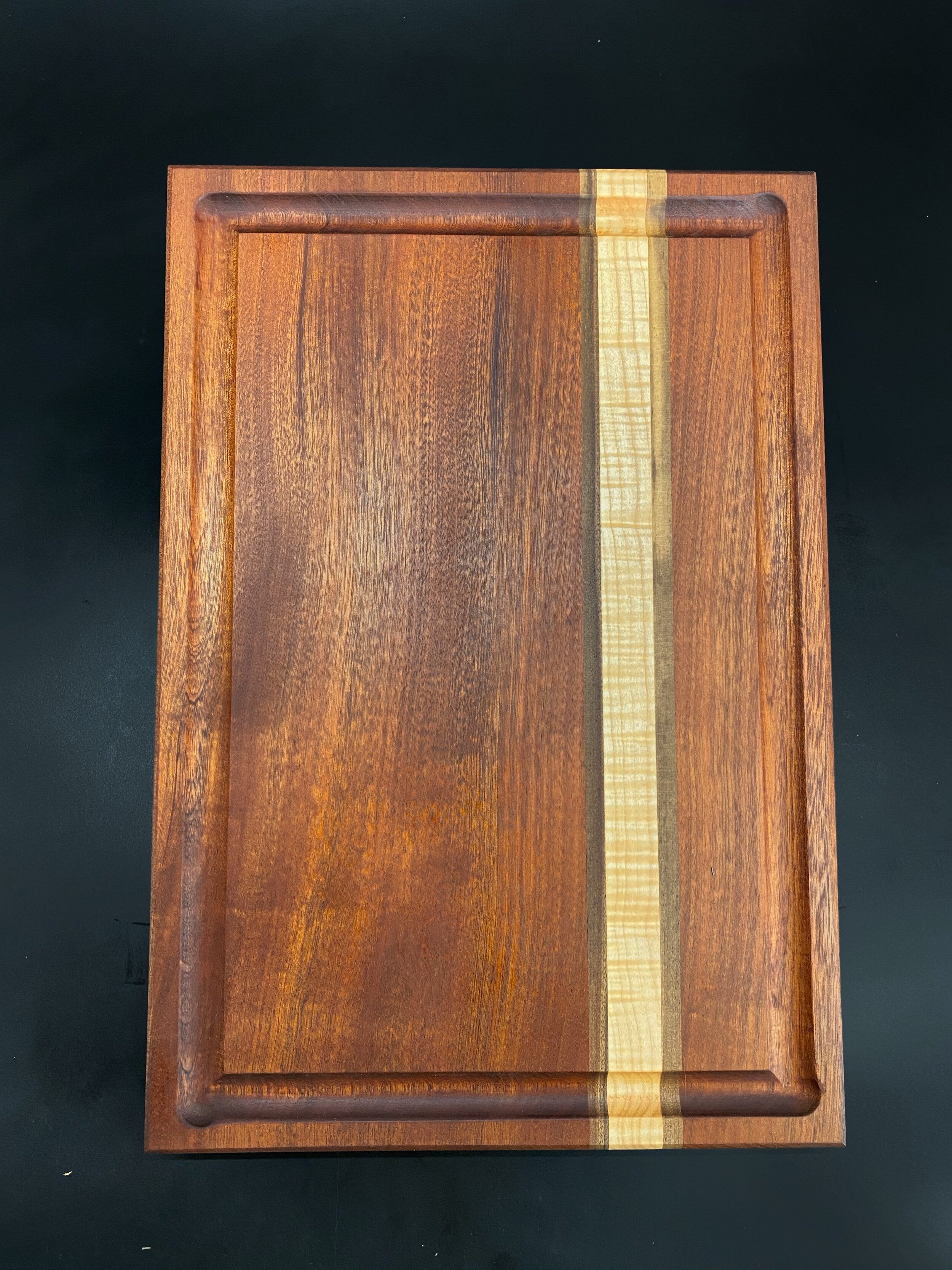 Sapele Face Grain Striped Cutting Board