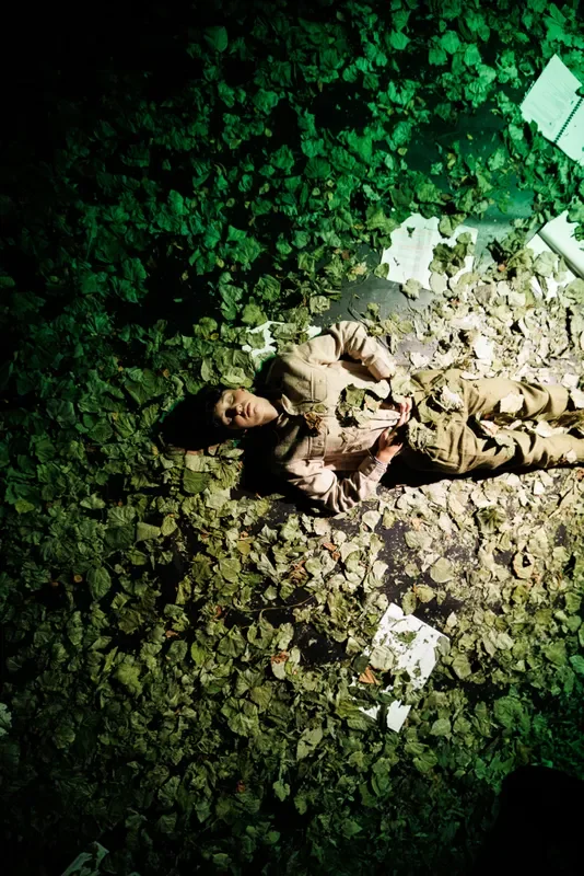 Twa minuten foar oanfang, Tryater (2025)