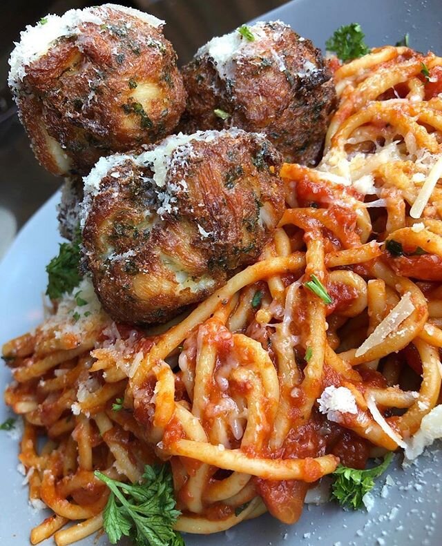 Today only, $20 until it&rsquo;s gone. Chad&rsquo;s Famous Spaghetti and Crab Meatballs
Takeout begins at 4!
#TheFoodMarket
📸: @eatmorebaltimore