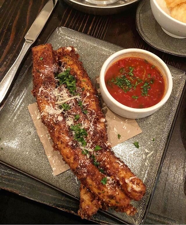 Our mozzarella sticks are a foot long and suuuuuuper cheesy 😉
📸: @ecfoodandscapes 
#TheFoodMarket